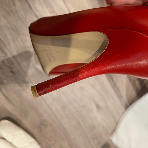 Pre loved Valentino red rock stud heels - Picture 10 of 10